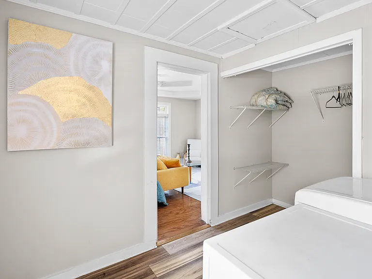 215 Wilson St — Photo 22