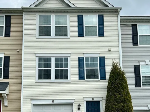 56 Venetian Ct, Hedgesville, WV 25427