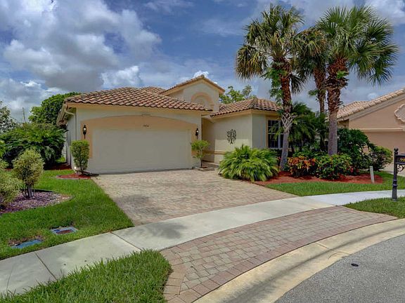 2nd image of 9854 Vedette Ln