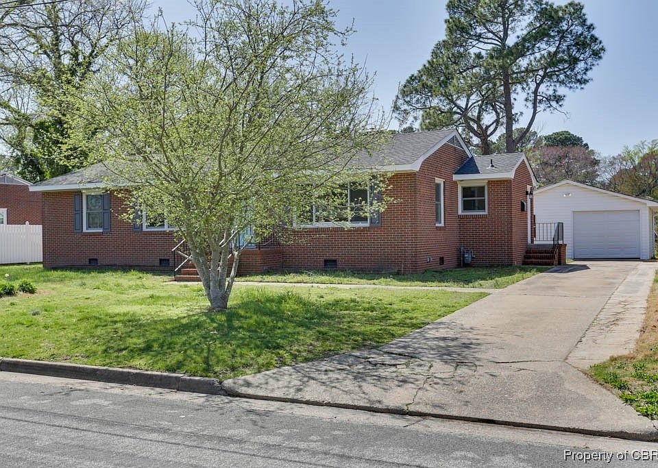 1st image of 17 Briar Dr