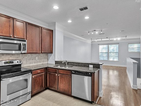 3rd image of 9823 TAPESTRY PARK Circle #503