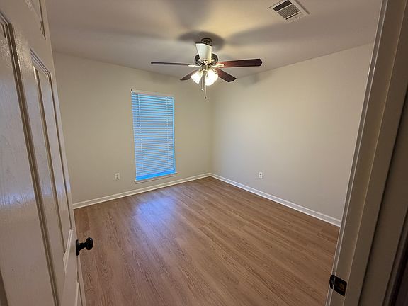 2nd image of 18504 Perkins Oak Rd