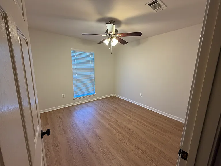 18504 Perkins Oak Rd — Photo 2