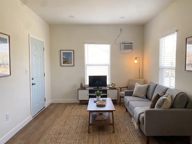 8715 Regina Ct — Photo 8