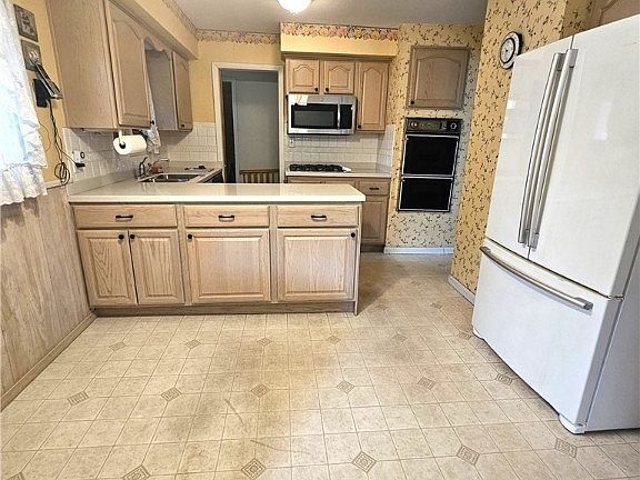 5th image of 6288 Mariana Dr
