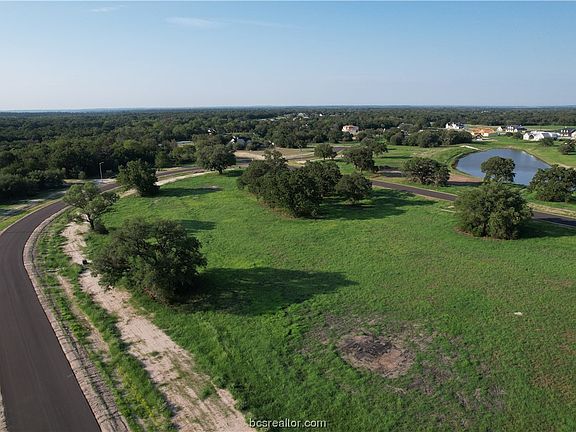 3rd image of 5360 Legend Oaks Ct