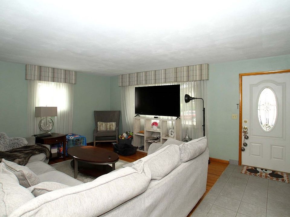 828 Oak Hill Ave, Endicott, NY 13760 Zillow