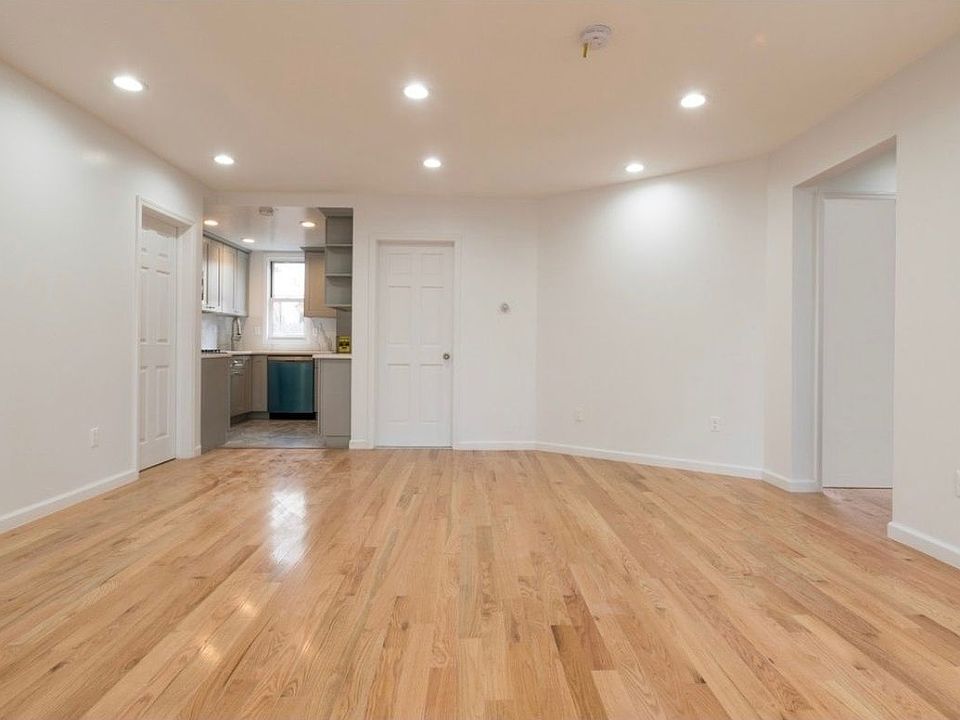 1st image of 6517 Admiral Ave