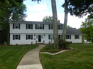205 Meshanticut Valley Pkwy, Cranston, RI 02920