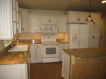3rd image of 806 Ashley Dr