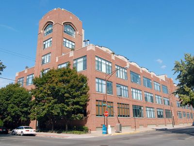 2600 N Southport Ave APT 215, Chicago, IL, 60614