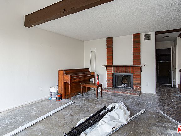 2nd image of 1947 E Yale St #21