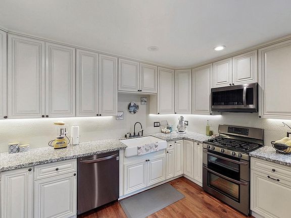 3rd image of 7564 Orange Dr