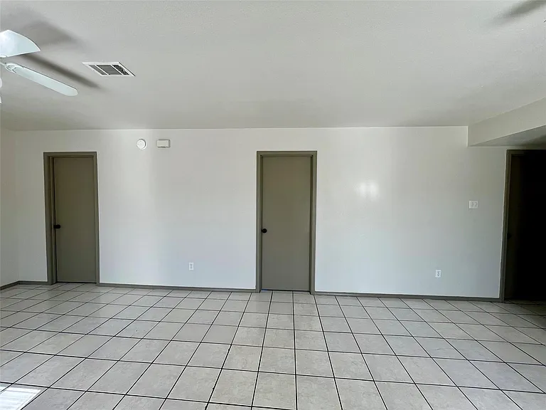1042 W Village Ct #D — Photo 9