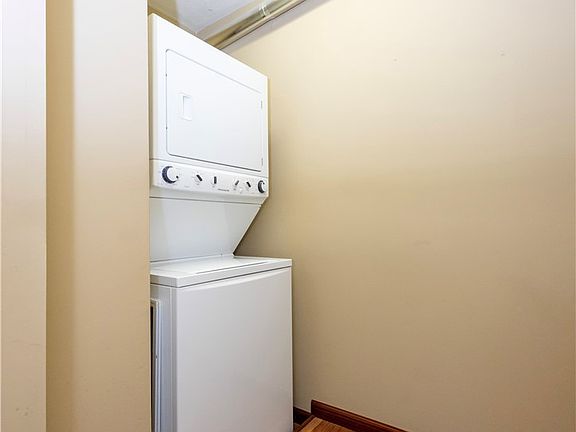 4th image of 11936 Patroon Cir NW