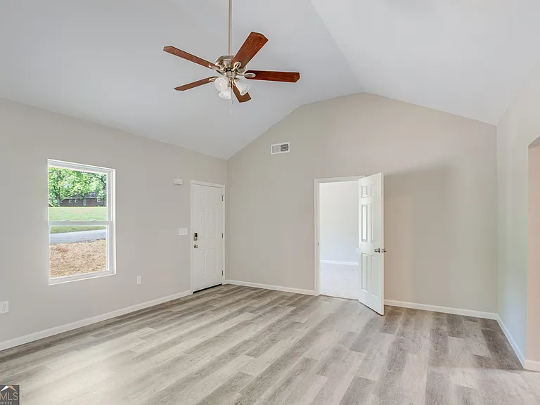 117 Lyla Ln — Photo 12