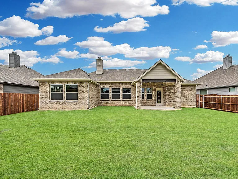 224 Gardenia Dr — Photo 43