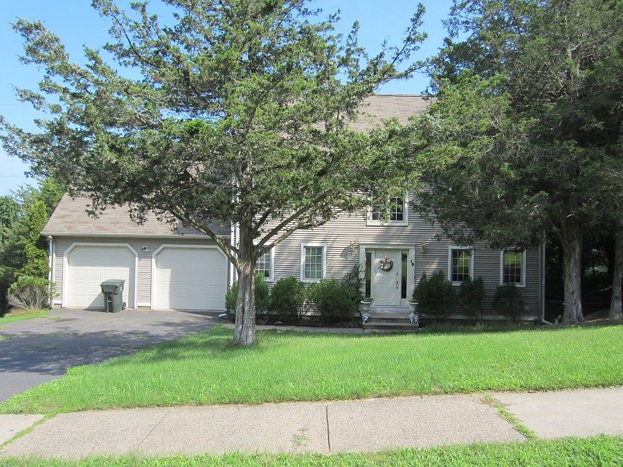 1st image of 19 Fox Hill Dr