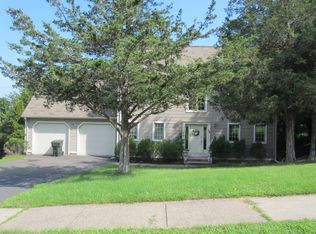19 Fox Hill Dr, Rocky Hill, CT 06067