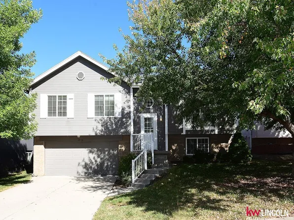 18716 W St, Omaha, NE 68135