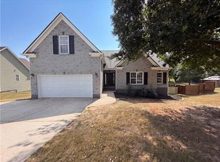 1240 Platinum Dr, Hoschton, GA 30548