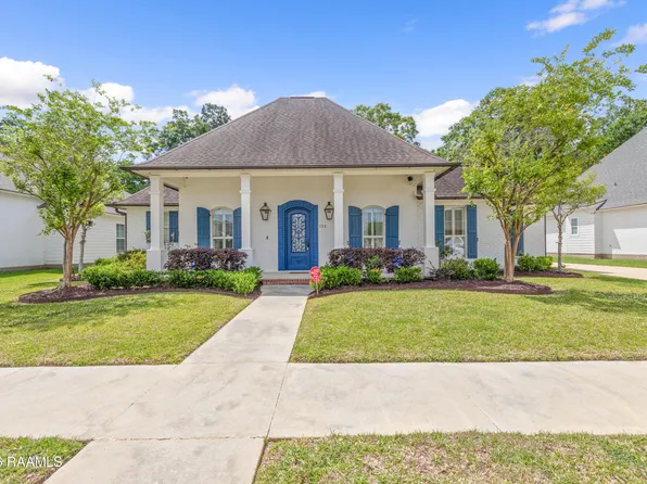 122 Long Oak Ln, Youngsville, LA 70592