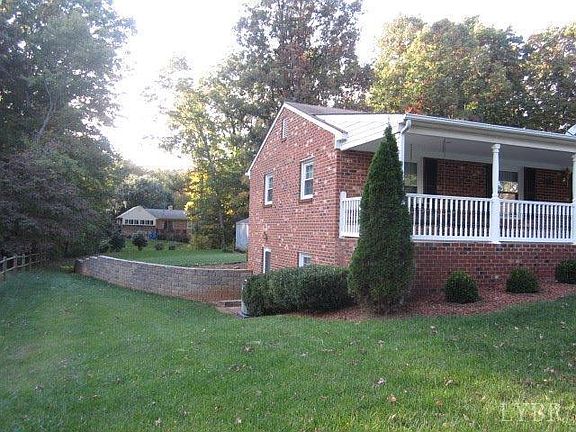 3rd image of 123 Forest Park Dr