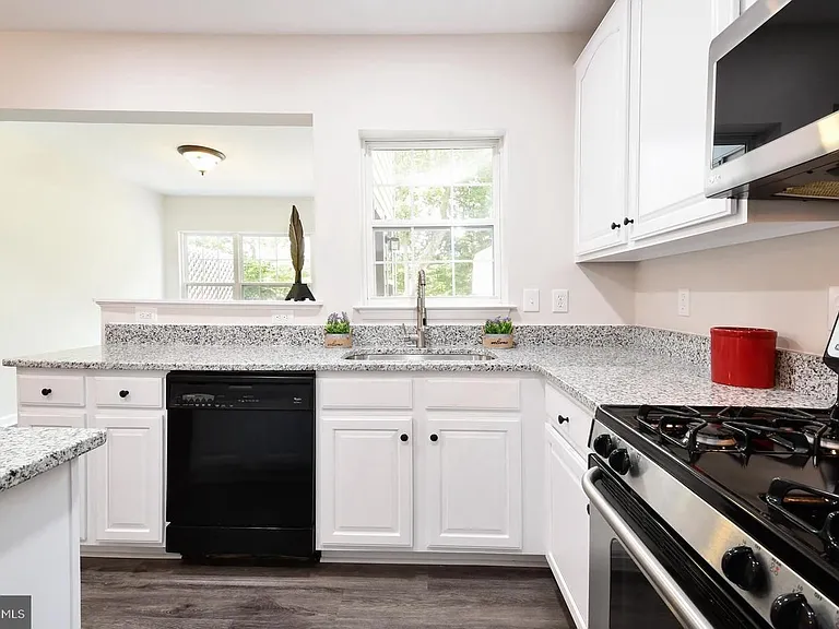 3802 Koval Ln — Photo 7
