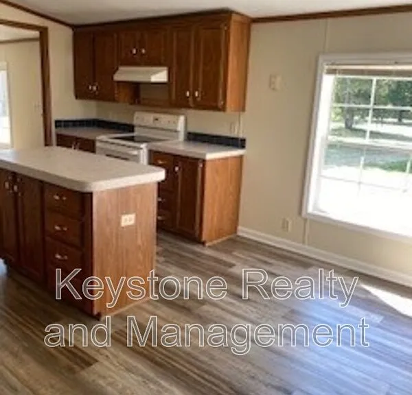 230 Alabama Ave — Photo 3