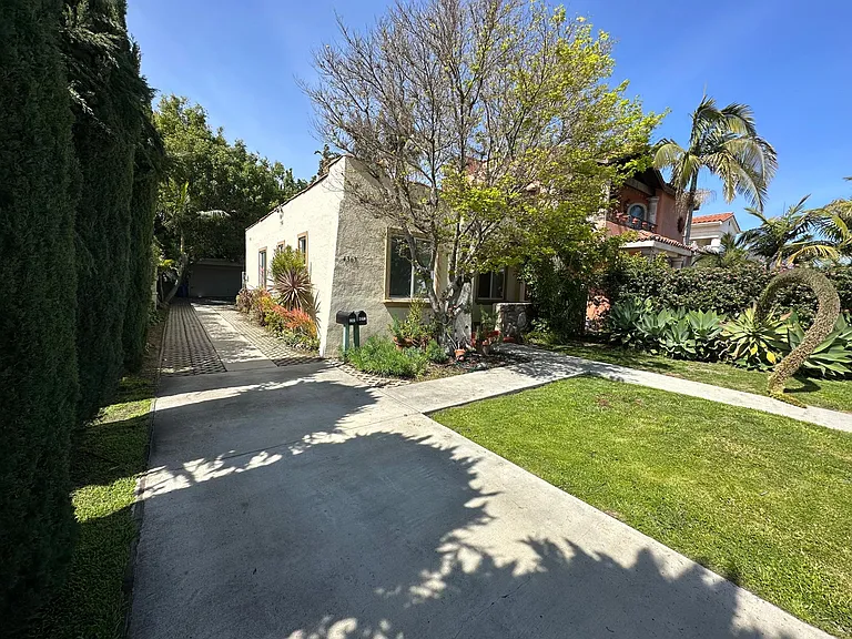 4361 Chase Ave — Photo 1