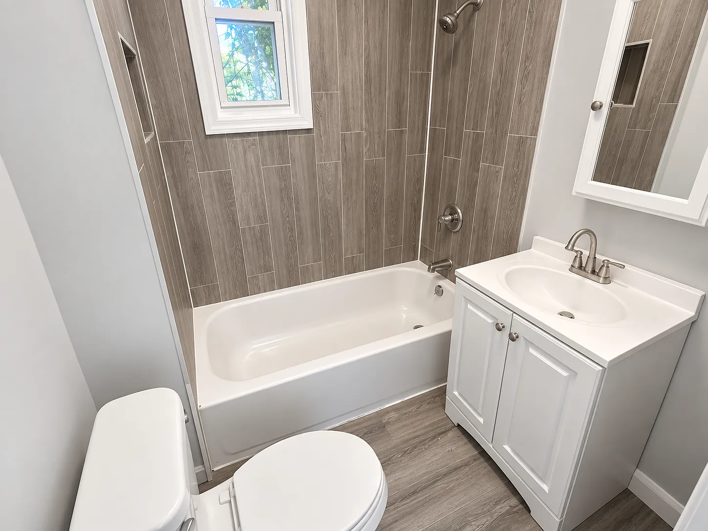 2 bed, 1000 sqft, $1,845 — Photo 3