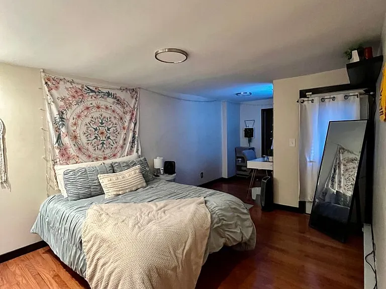 49 South 11th St — Photo 11