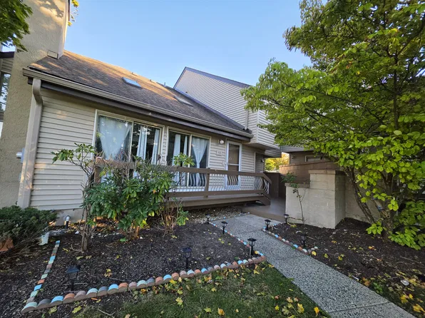 53 Denise Dr, Edison, NJ 08820