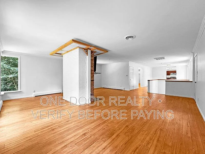 4 bed, 2.0 bath, 2639 sqft, $1,300 — Photo 4