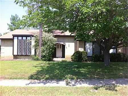 1st image of 207 Fleetwood Ct