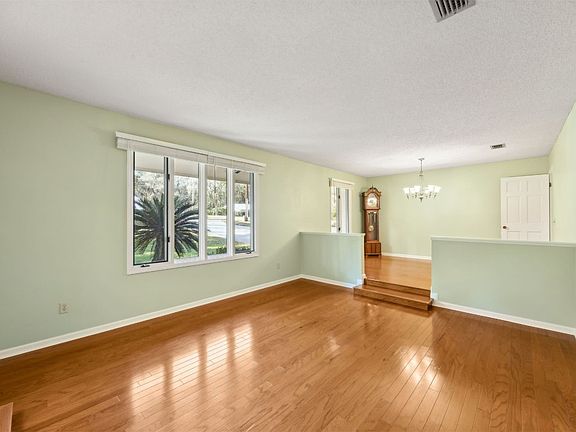 5th image of 2020 Highland Dr
