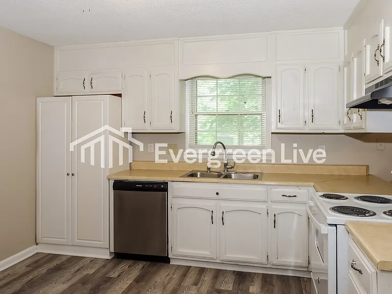13009 Astalot Dr SE — Photo 4