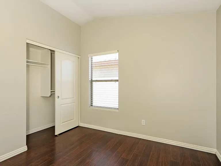 5541 W Wood St — Photo 14
