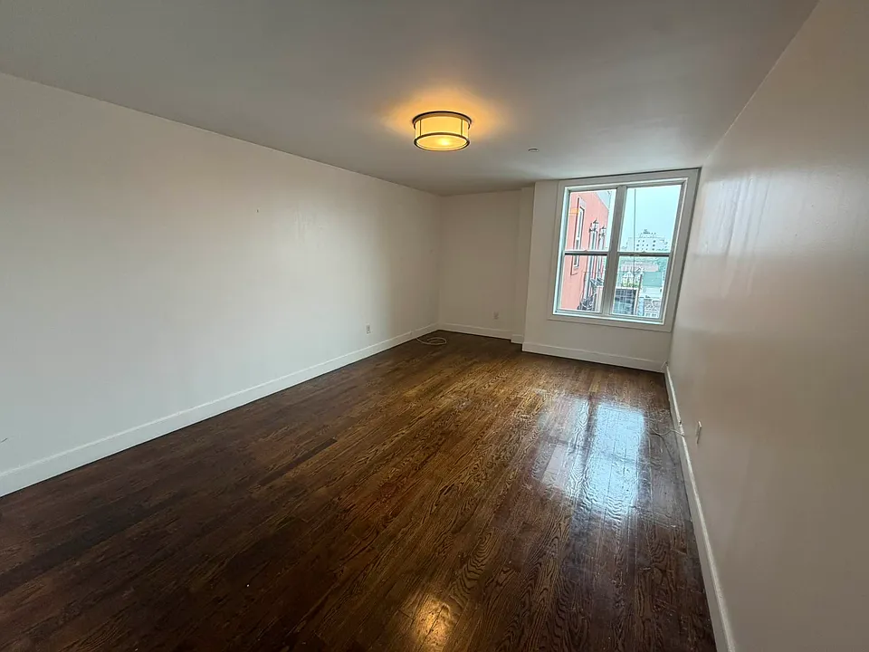 490 Ocean Pkwy #54