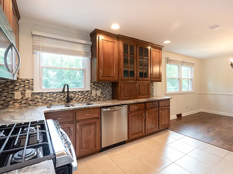 5839 Wedgewood Dr — Photo 8