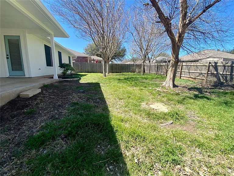 2307 Vernell Way — Photo 20