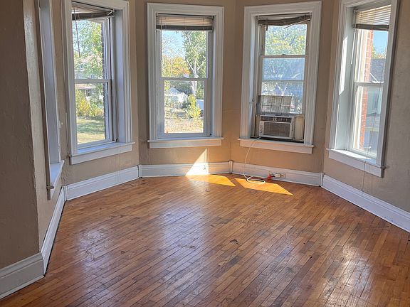 2nd image of 1301 19th St #3