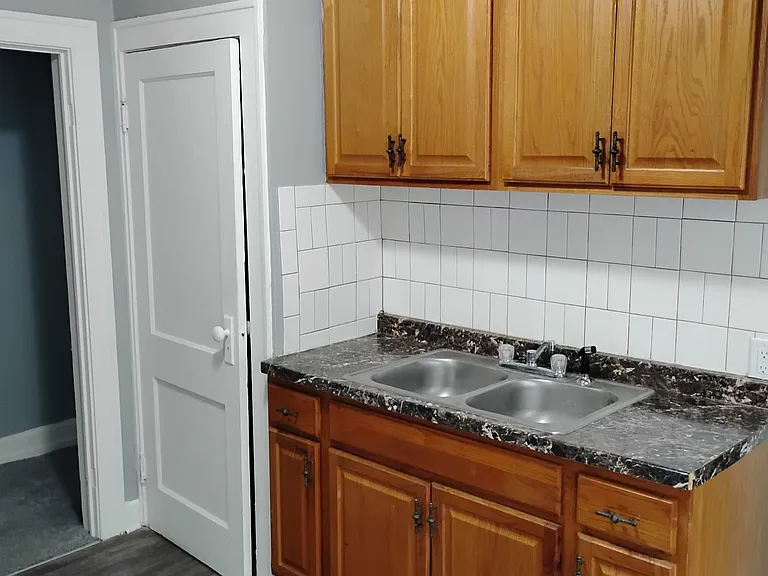 3620 N Capitol Ave — Photo 7