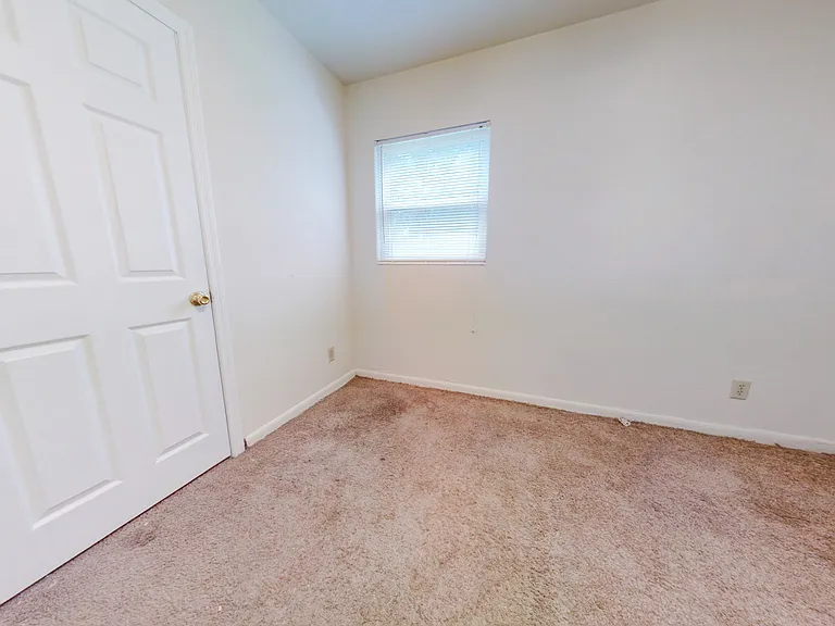 1613 Airport Dr — Photo 9