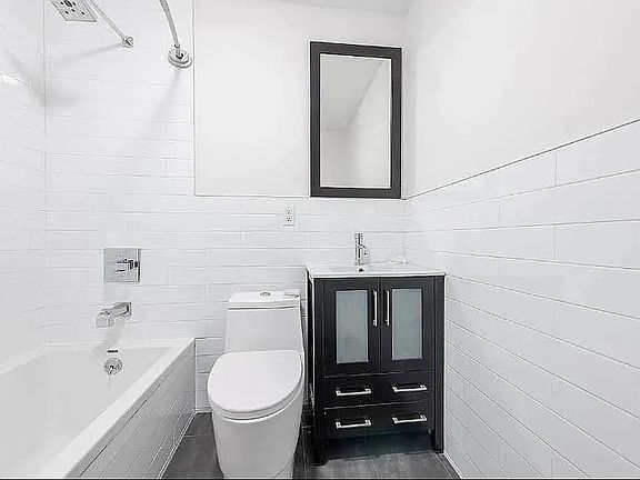 5th image of 364 Bainbridge St APT 3