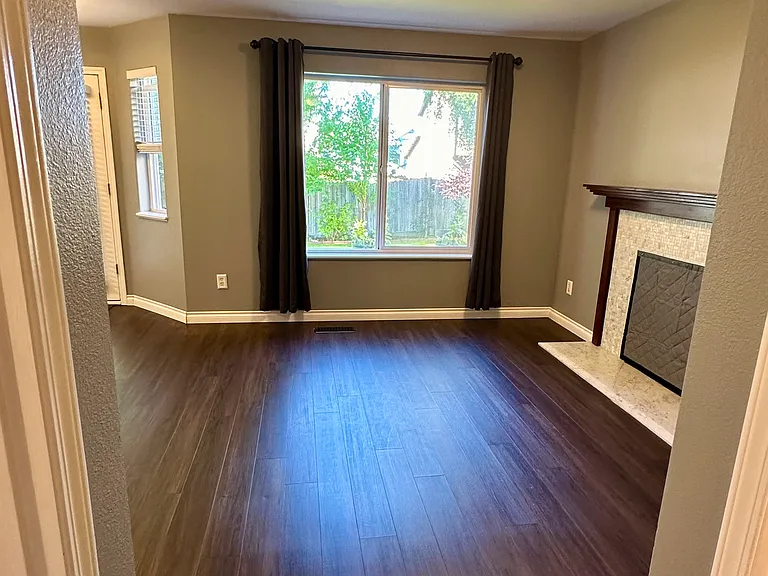 760 Hunt Cir — Photo 16