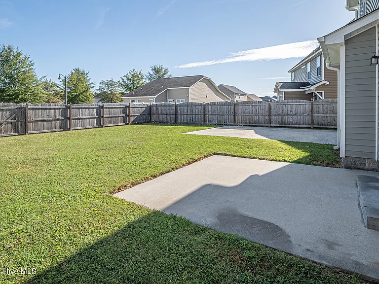 808 Jade Ln — Photo 12