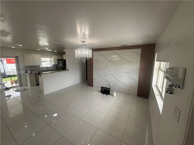 3 bed, 2.0 bath, 1000 sqft, $3,000 — Photo 4