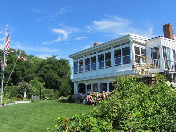 2nd image of 795 Glen Ct