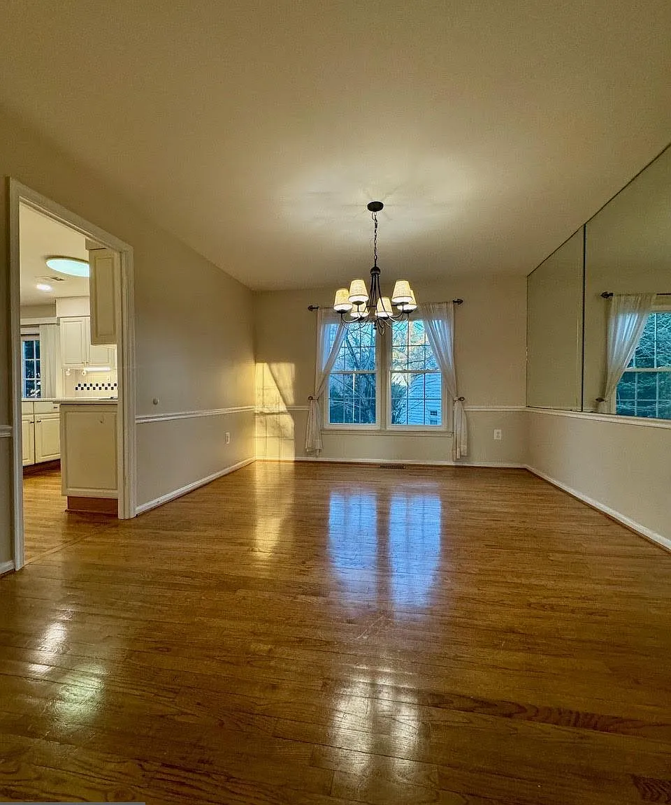 4 bed, 3.5 bath, 2918 sqft, $4,300 — Photo 3